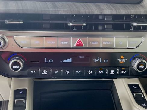 Used 2024 Kia Telluride EX FWD image 17