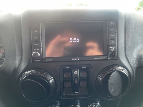 Used 2018 Jeep Wrangler Unlimited Rubicon AWD/4WD image 19