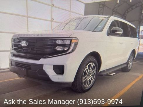 Used 2025 Ford Expedition Active image 1