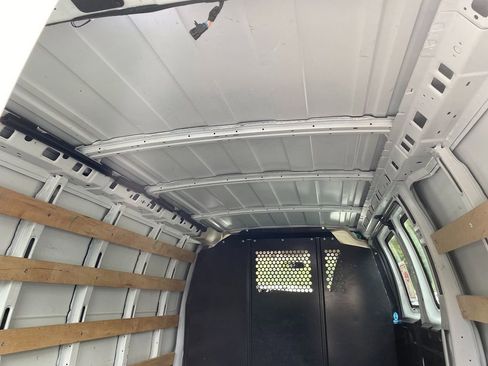 Used 2022 Chevrolet Express 2500 w/ Driver Convenience Package image 29