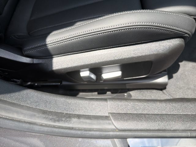 Used 2022 BMW 330i Sedan RWD image 19