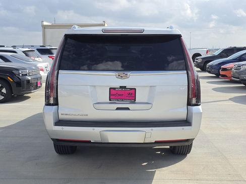 Used 2020 Cadillac Escalade ESV Luxury image 7