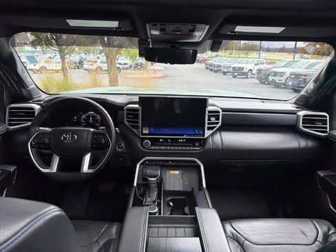 Used 2024 Toyota Tundra Platinum AWD/4WD image 39