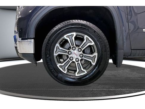 Used 2025 GMC Sierra 1500 SLT image 10