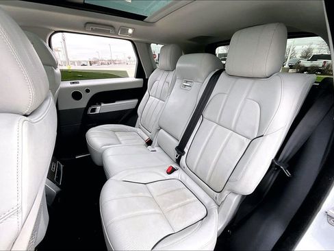 Used 2016 Land Rover Range Rover Sport HSE image 31