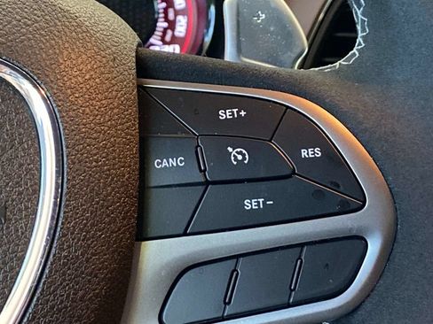 Used 2023 Dodge Challenger SRT Hellcat RWD image 17