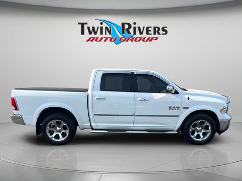 Used 2017 RAM 1500 Laramie w/ Convenience Group AWD/4WD image 5