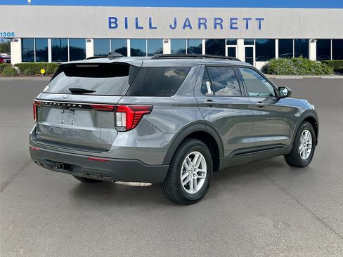 New 2026 Ford Explorer Active RWD image 4