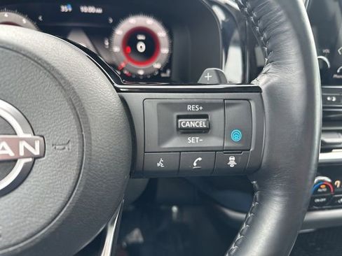 Used 2023 Nissan Pathfinder Platinum image 19