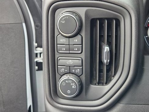 Used 2024 Chevrolet Silverado 1500 Custom Trail Boss w/ Dark Appearance Package AWD/4WD image 21