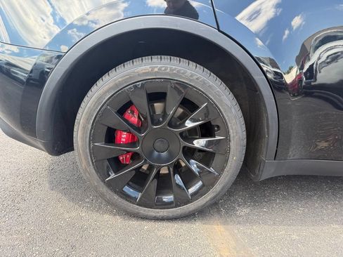 Used 2023 Tesla Model Y Long Range AWD/4WD image 10