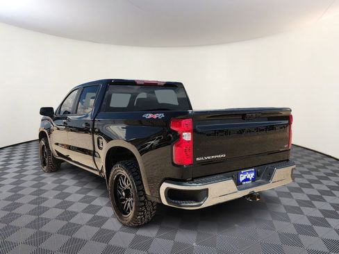 Used 2024 Chevrolet Silverado 1500 LT AWD/4WD image 3