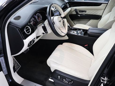 Used 2019 Bentley Bentayga AWD/4WD image 9