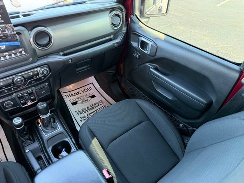 Used 2022 Jeep Gladiator Sport AWD/4WD image 15
