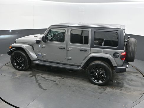 Used 2021 Jeep Wrangler Unlimited Sahara w/ Cold Weather Group image 33