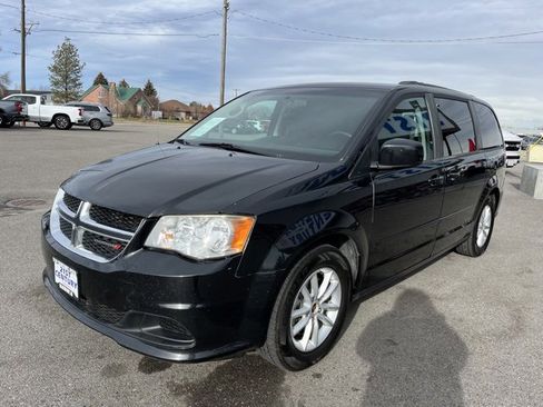 Used 2016 Dodge Grand Caravan SXT w/ Rear Park Assist Package image 3