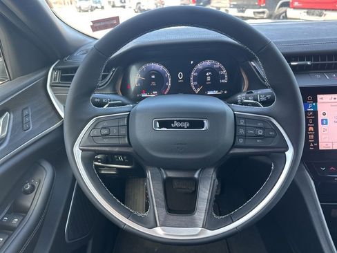 New 2026 Jeep Grand Cherokee L Limited w/ Limited Altitude Package AWD/4WD image 17