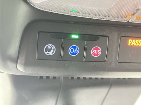 Used 2024 GMC Canyon AT4 w/ Technology Package image 27