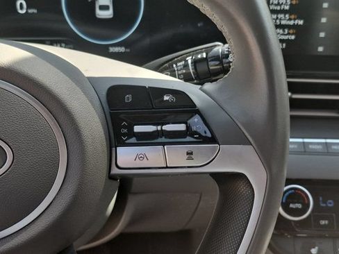 Used 2025 Hyundai Elantra SEL FWD image 22