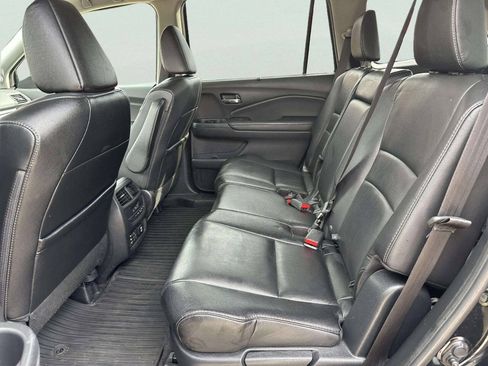 Used 2017 Honda Pilot Touring image 37