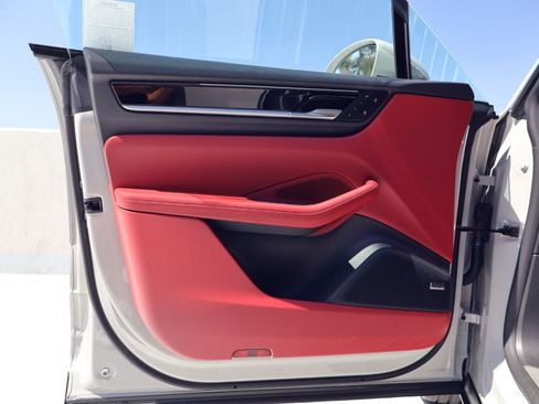 New 2026 Porsche Macan Electric RWD image 13