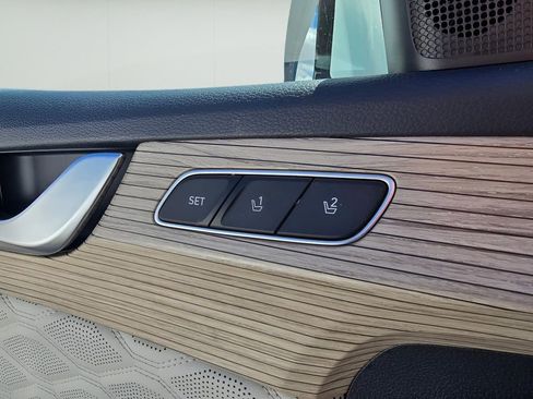 Used 2022 Hyundai Palisade Calligraphy image 18