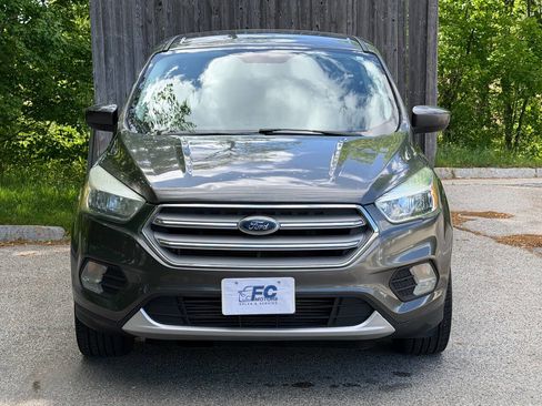 Used 2017 Ford Escape SE AWD/4WD image 2