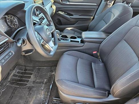 Used 2023 Nissan Altima 2.5 SV image 13