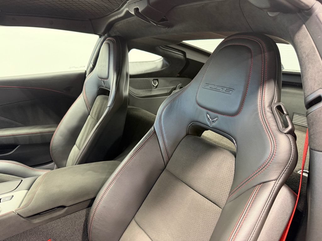 Used 2019 Chevrolet Corvette Z06 RWD image 9
