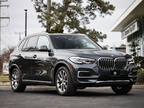 Used 2022 BMW X5 xDrive40i w/ Premium Package image 1