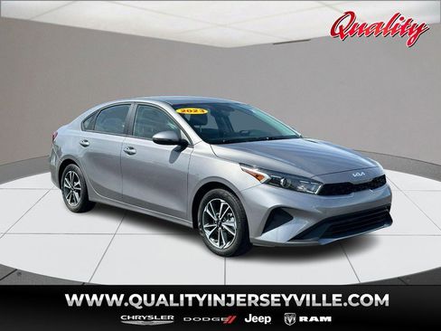 Used 2023 Kia Forte LXS w/ LXS Technology Package FWD image 1
