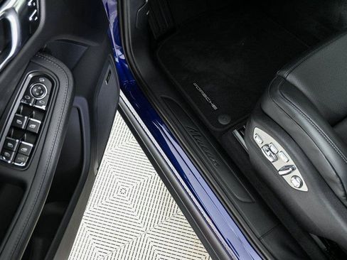 Used 2026 Porsche Macan AWD/4WD image 8
