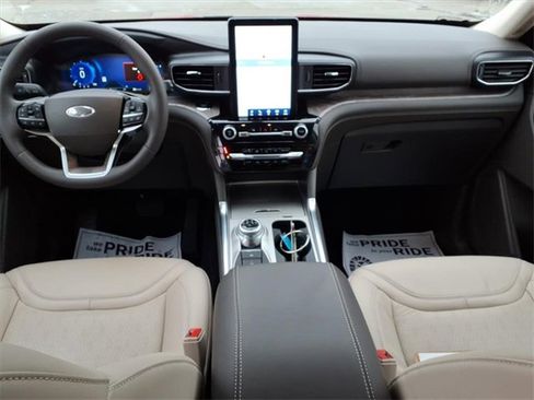 Certified 2023 Ford Explorer Platinum w/ Premium Technology Package image 13