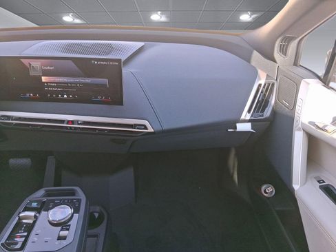 New 2026 BMW iX xDrive60 w/ Premium Package image 29