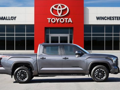 Used 2022 Toyota Tundra SR5 w/ TRD Off-Road Package image 32