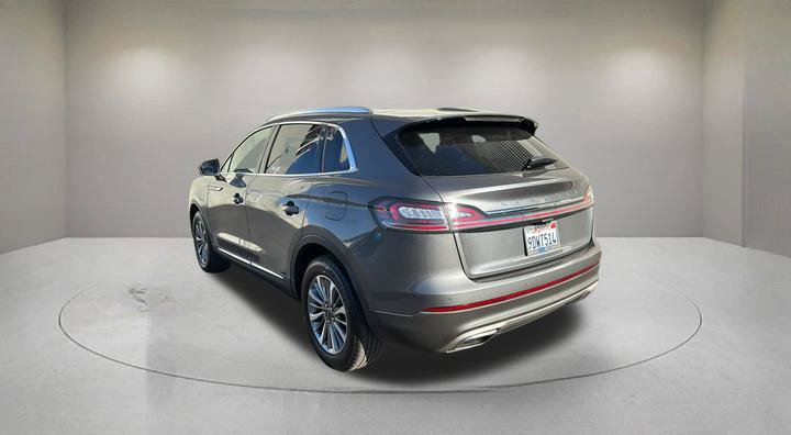 Used 2022 Lincoln Nautilus FWD w/ Premium Package image 4