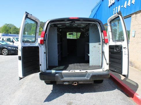 Used 2017 Chevrolet Express 2500 RWD image 14