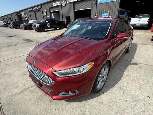 Used 2016 Ford Fusion SE w/ Equipment Group 201A image 9