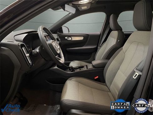 Used 2025 Volvo XC40 B5 Core image 58