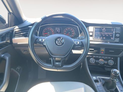 Used 2020 Volkswagen Jetta R-Line w/ R-Line Cold Weather Package image 9