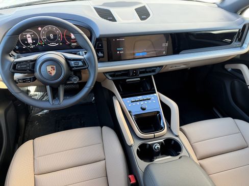 Certified 2026 Porsche Cayenne AWD/4WD image 16