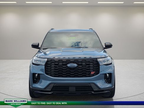Used 2025 Ford Explorer ST AWD/4WD image 9