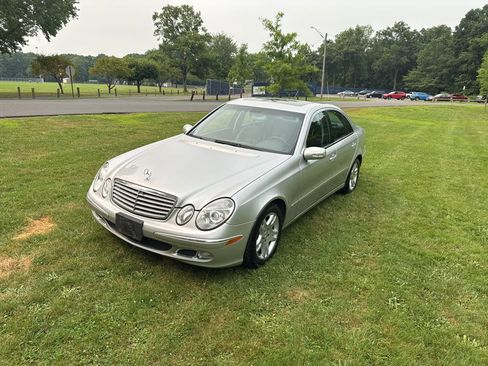 Used 2004 Mercedes-Benz E 320 4MATIC Sedan image 4