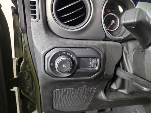 Used 2023 Jeep Wrangler Sport S image 27