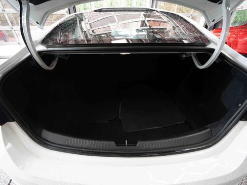 Used 2024 Chevrolet Malibu LT image 27