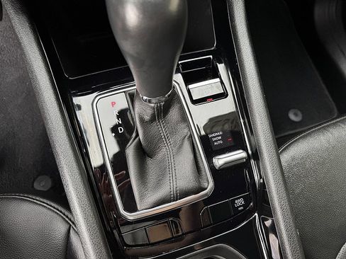 Used 2022 Jeep Compass Limited image 18