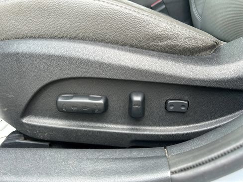 Used 2013 Hyundai Sonata Limited w/ Premium Pkg FWD image 22