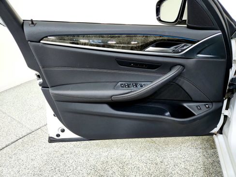 Used 2021 BMW 530e 530e image 18