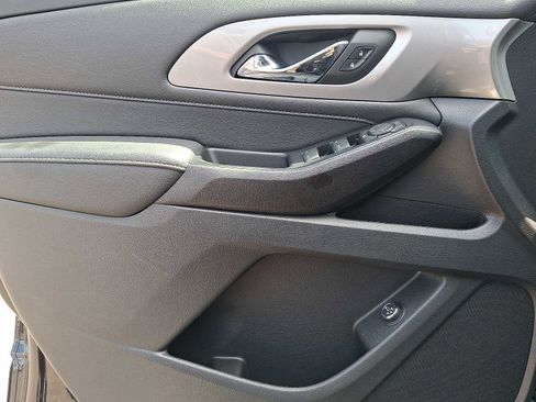 Used 2023 Chevrolet Traverse LT w/ LPO, Floor Liner Package image 12