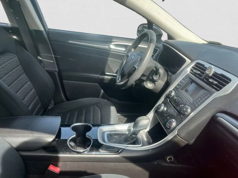 Used 2016 Ford Fusion SE FWD image 10
